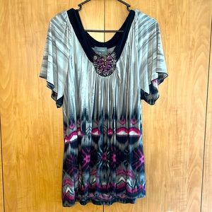 Essentials Blouse 2X. Grey black and pink shirt sleeve.